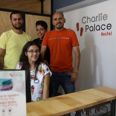 ميديلين Charlie Palace Hostel المظهر الخارجي الصورة