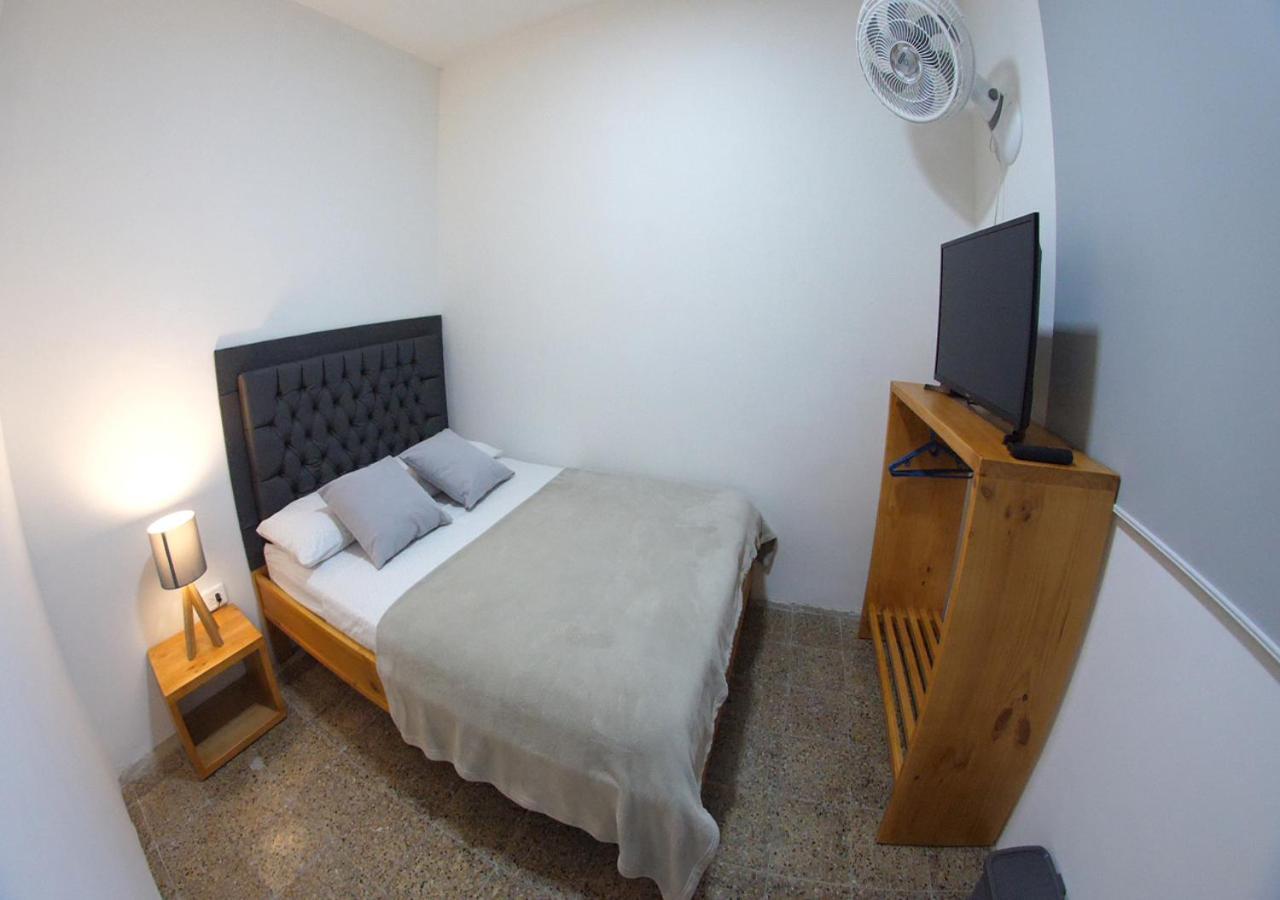 ميديلين Charlie Palace Hostel الغرفة الصورة