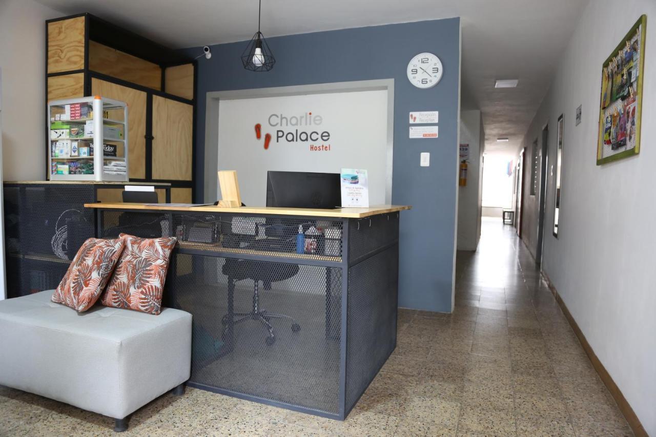 ميديلين Charlie Palace Hostel المظهر الخارجي الصورة