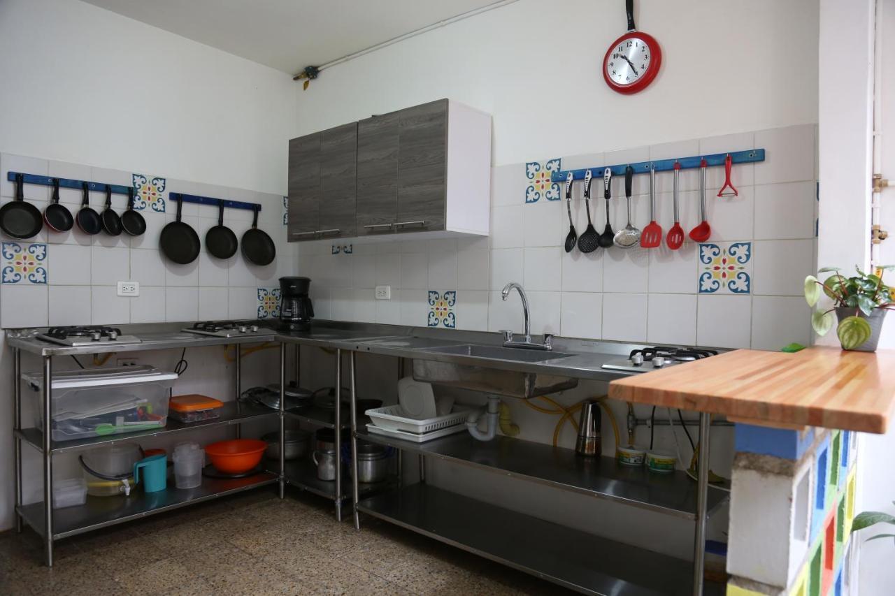 ميديلين Charlie Palace Hostel المظهر الخارجي الصورة